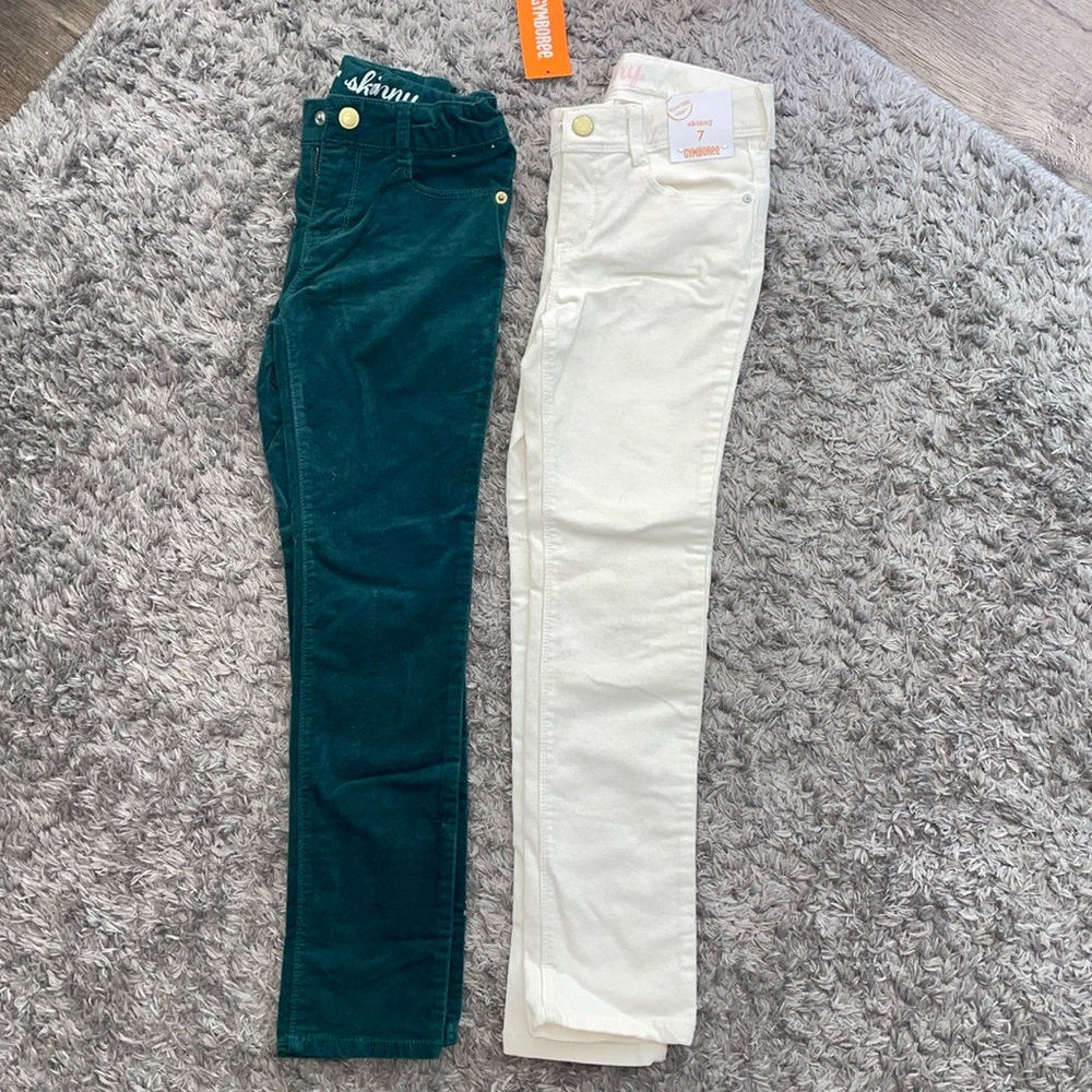GREAT PRICE !! 5 items. Cute Holiday sets. Size 7-8 pants shirts and sweaters